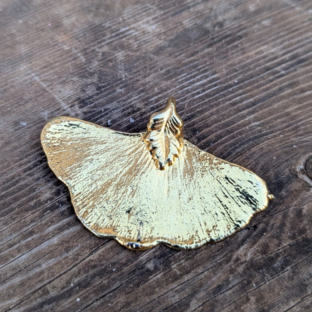 Gold Dipped Ginkgo Leaf Pendant - Picture 7 of 7